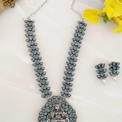 LIGHT BLUE LONG TEMPLE NECKLACE SET