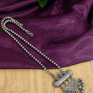 LONG GHOONGROO NECKLACE